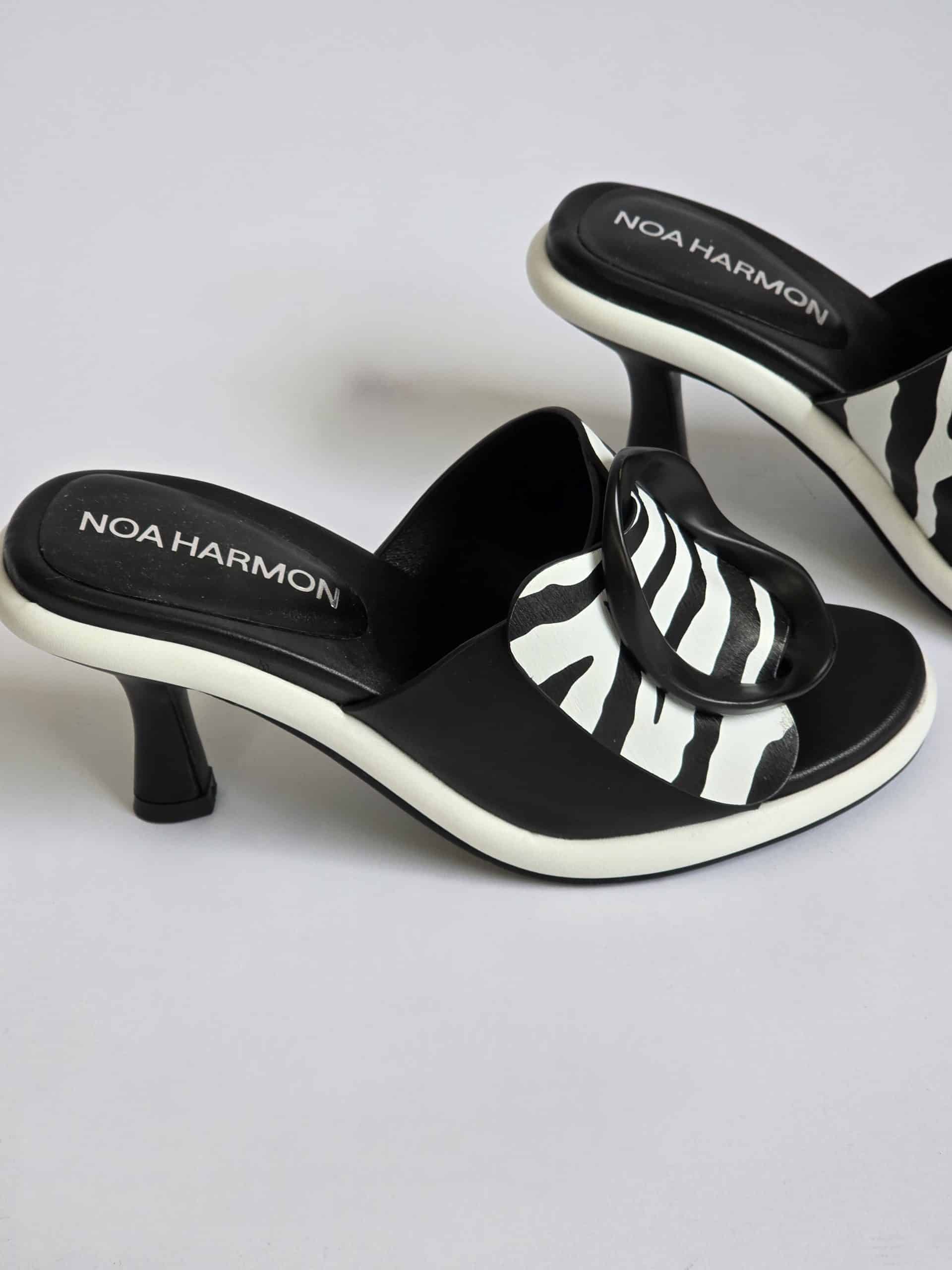 Laila Black&White